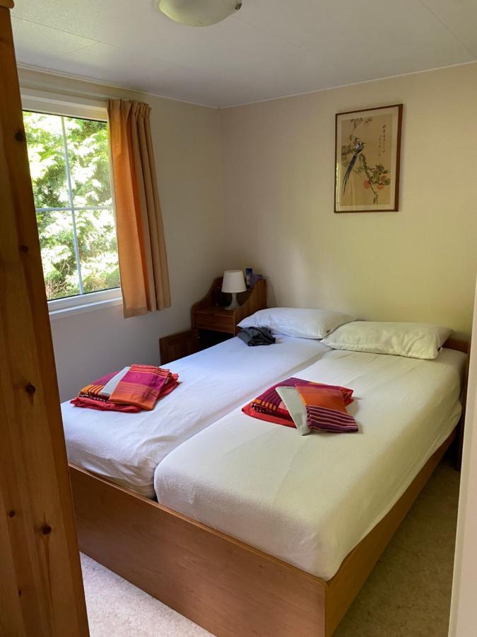 Ruim Privacyvol Chalet Met Overdekt Terras Ermelo Esterno foto